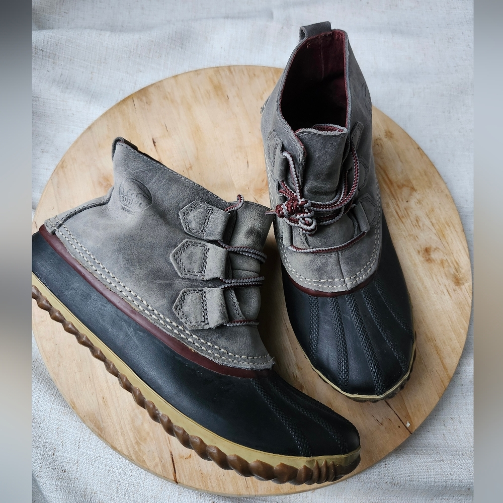 Sorel Gray and Black Winter Boots Waterproof Design